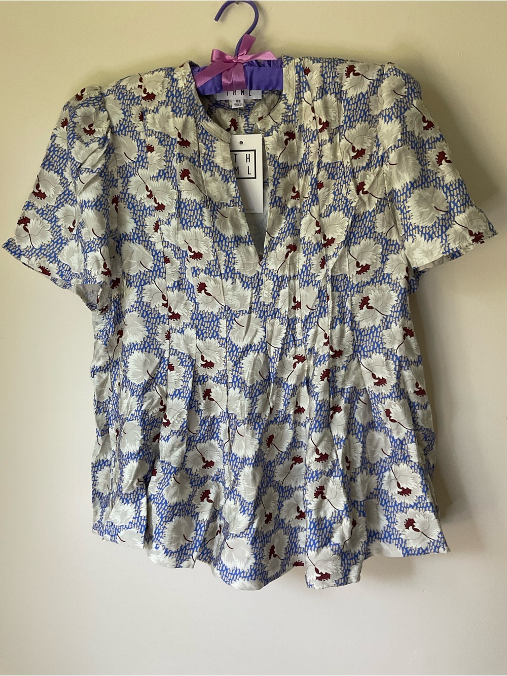 THML White Floral Short Sleeve Blouse with Blue Background and Red Accents